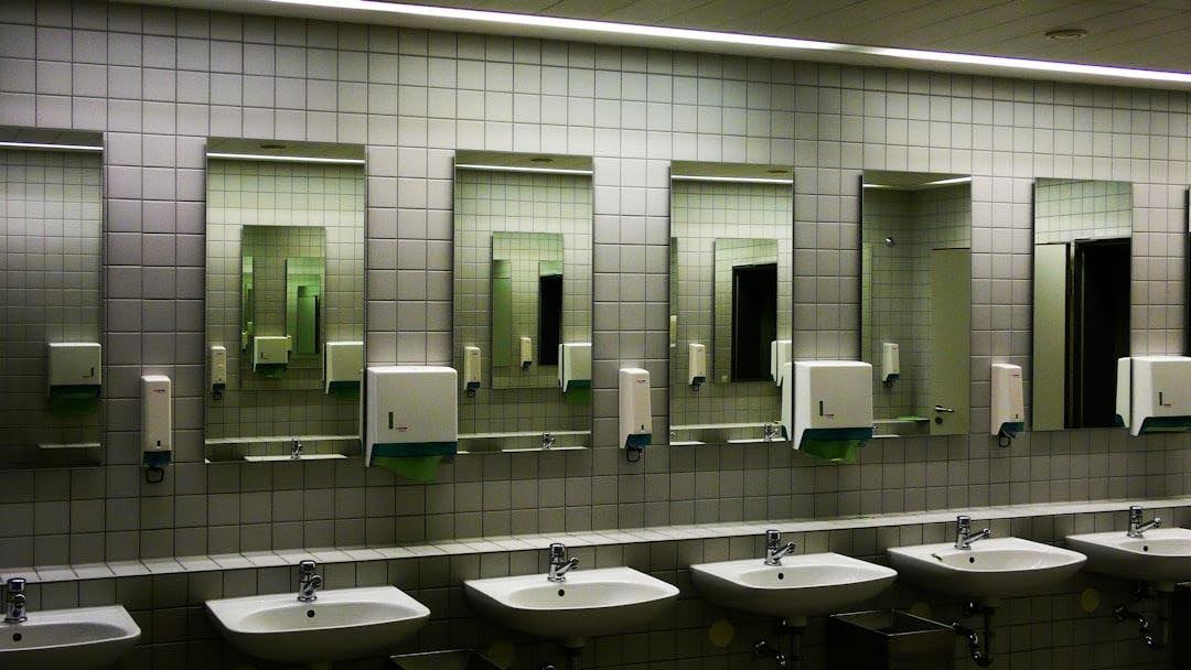 Partition Durability in High-Traffic Commercial Restrooms